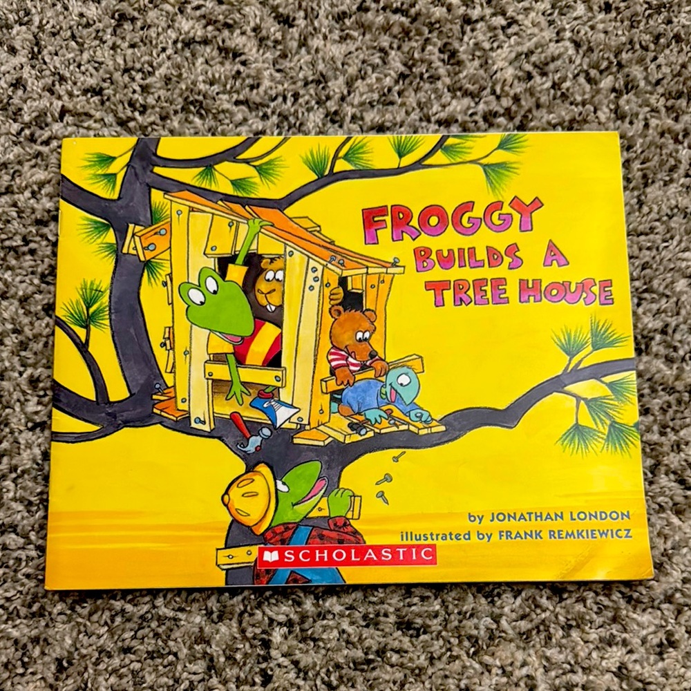 Scholastic Froggy Builds a Tree House Book